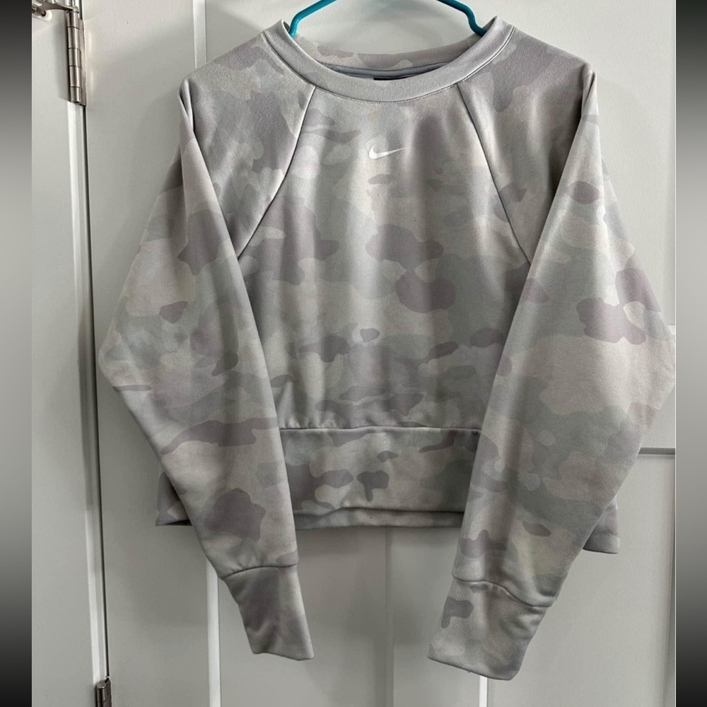 Nike cropped crewneck size small
